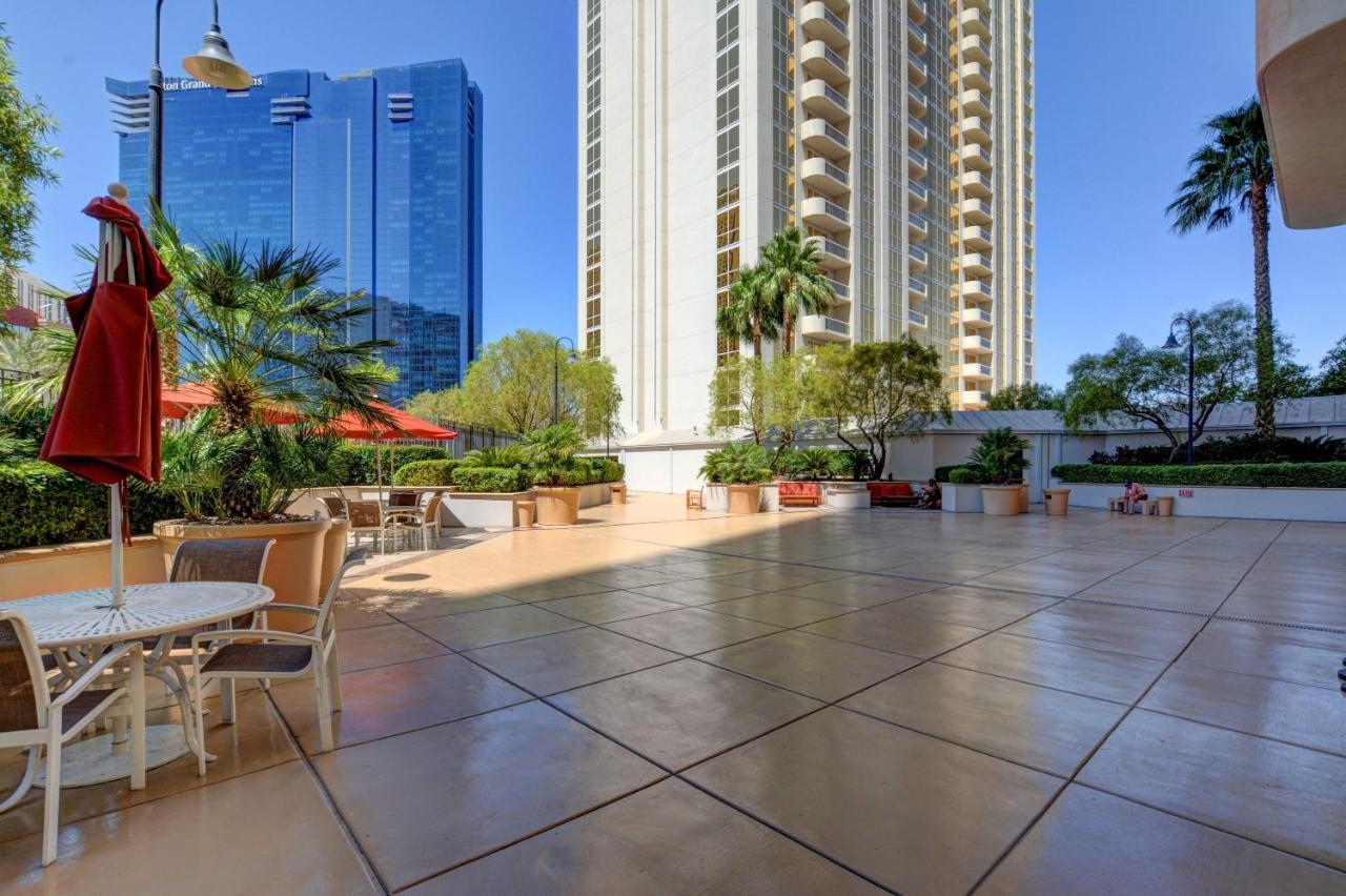Casa de Férias Mgm Signature-30-721 1br2ba F1 Strip View Balcony